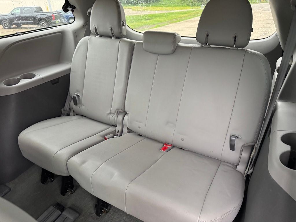 2017 Toyota Sienna XLE 8 Passenger