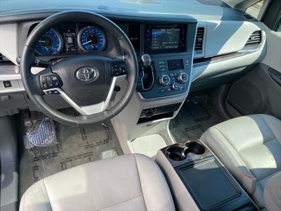 2017 Toyota Sienna XLE 8 Passenger