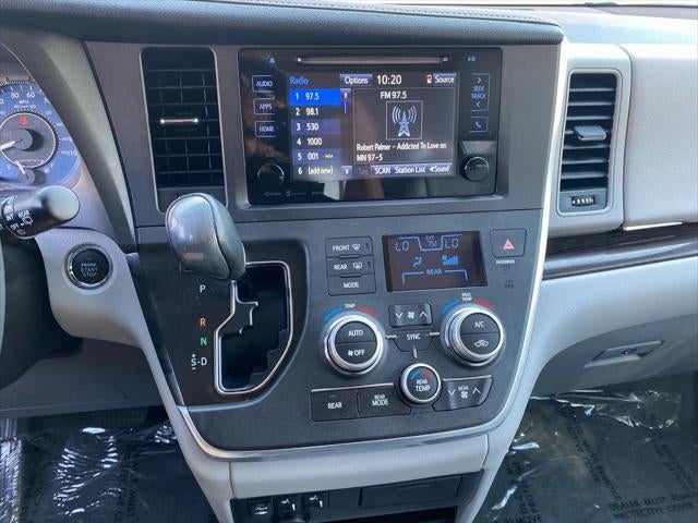 2017 Toyota Sienna XLE 8 Passenger