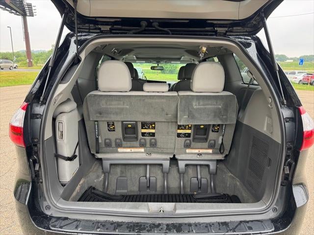 2017 Toyota Sienna XLE 8 Passenger