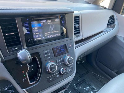 2017 Toyota Sienna XLE 8 Passenger