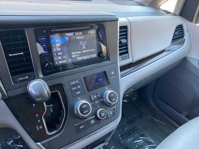 2017 Toyota Sienna XLE 8 Passenger