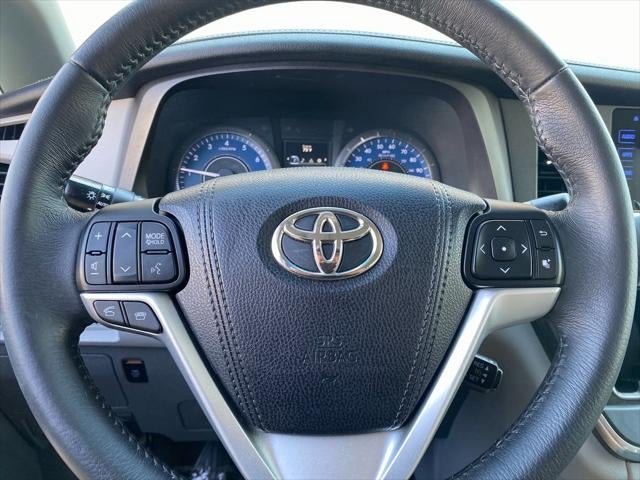 2017 Toyota Sienna XLE 8 Passenger