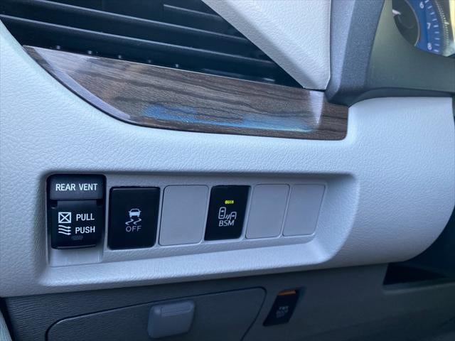 2017 Toyota Sienna XLE 8 Passenger
