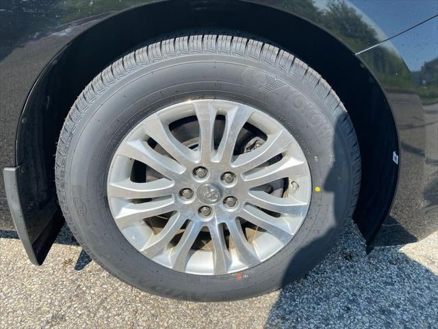2017 Toyota Sienna XLE 8 Passenger