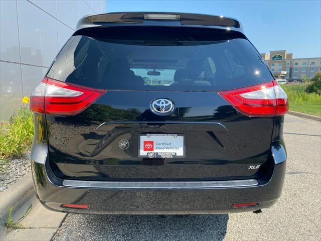 2017 Toyota Sienna XLE 8 Passenger