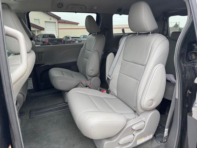 2017 Toyota Sienna XLE 8 Passenger
