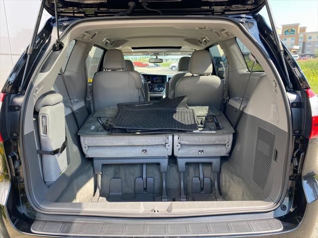 2017 Toyota Sienna XLE 8 Passenger