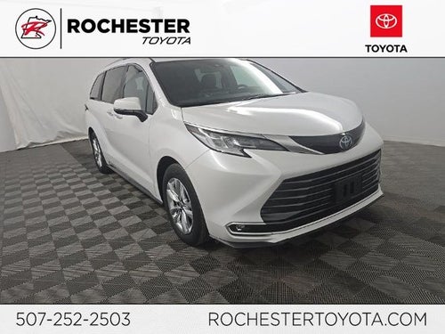 2025 Toyota Sienna Limited 7 Passenger