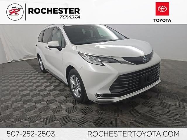 2025 Toyota Sienna Limited 7 Passenger