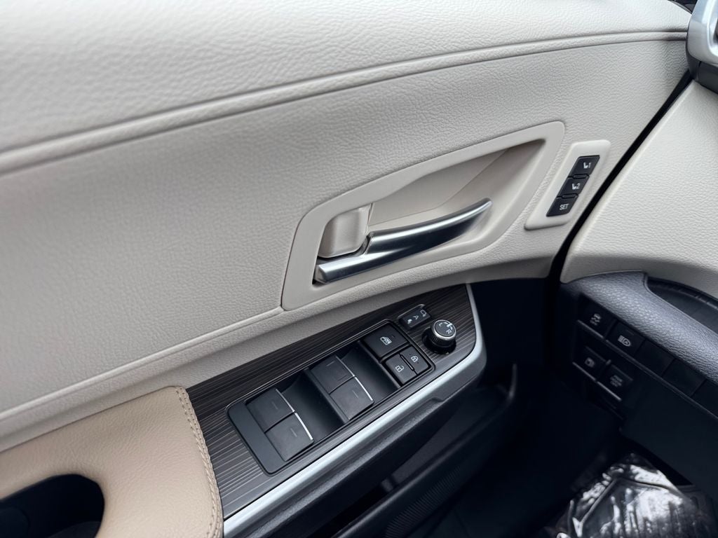 2023 Toyota Sienna Limited 7 Passenger