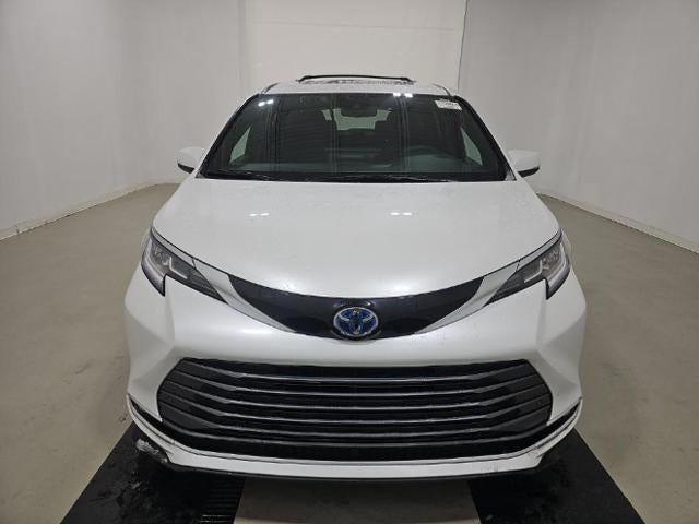 2025 Toyota Sienna Limited 7 Passenger