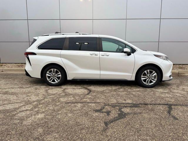 2025 Toyota Sienna Limited 7 Passenger