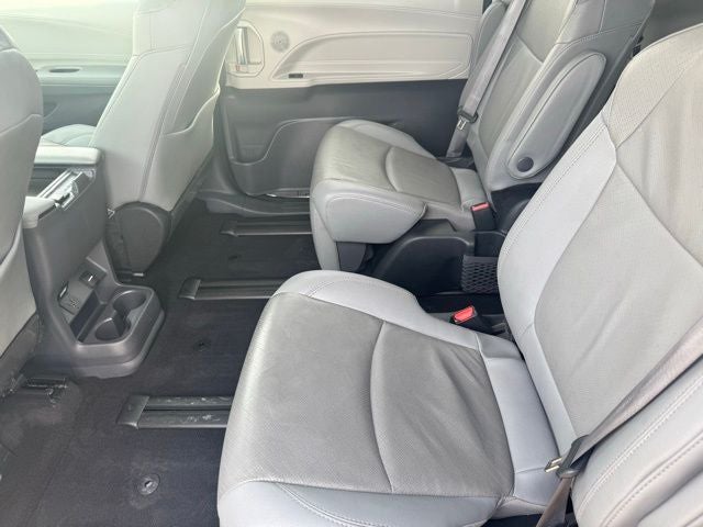 2023 Toyota Sienna Limited 7 Passenger