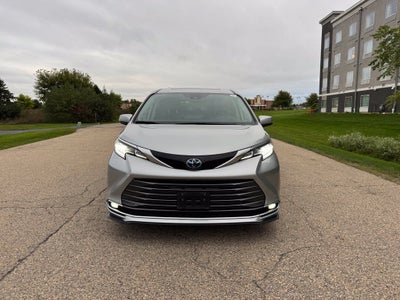 2023 Toyota Sienna Limited 7 Passenger