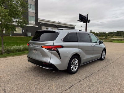 2023 Toyota Sienna Limited 7 Passenger