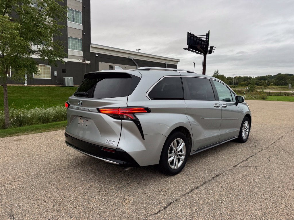 2023 Toyota Sienna Limited 7 Passenger
