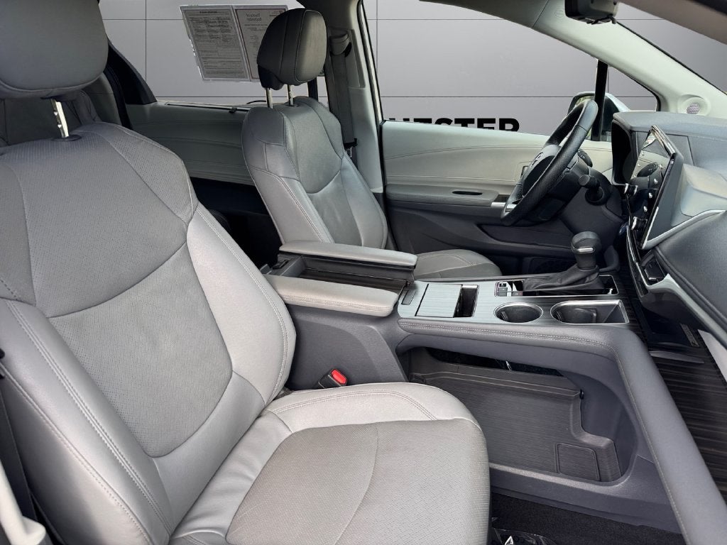 2023 Toyota Sienna Limited 7 Passenger