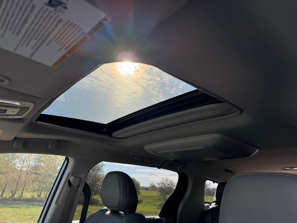 2023 Toyota Sienna Limited 7 Passenger