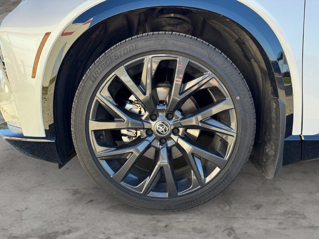 2025 Toyota Crown Signia Limited AWD