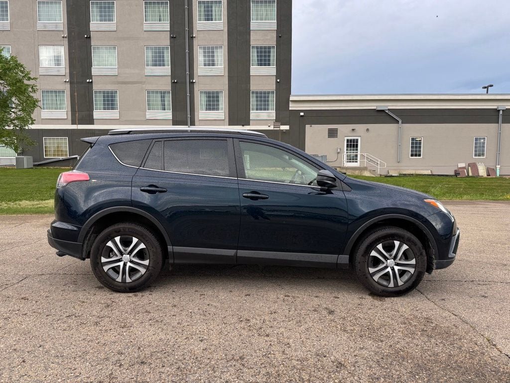 2017 Toyota RAV4 LE AWD