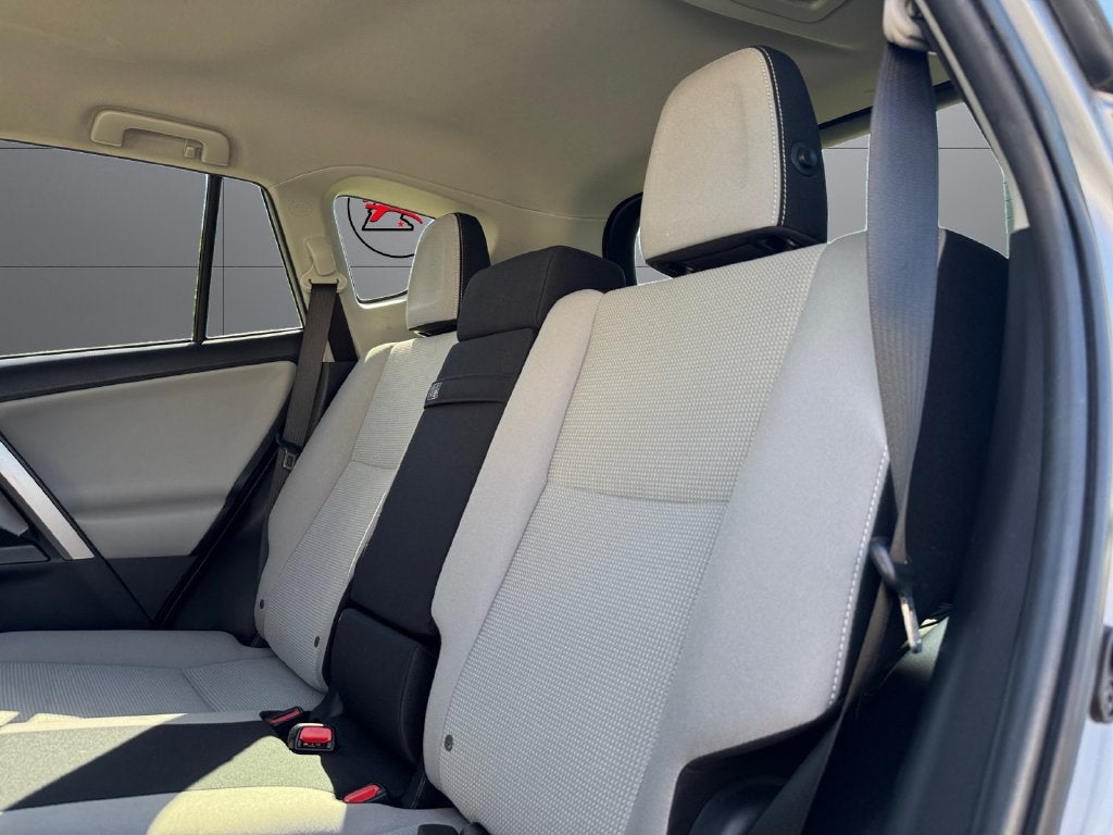 2018 Toyota RAV4 Hybrid LE AWD