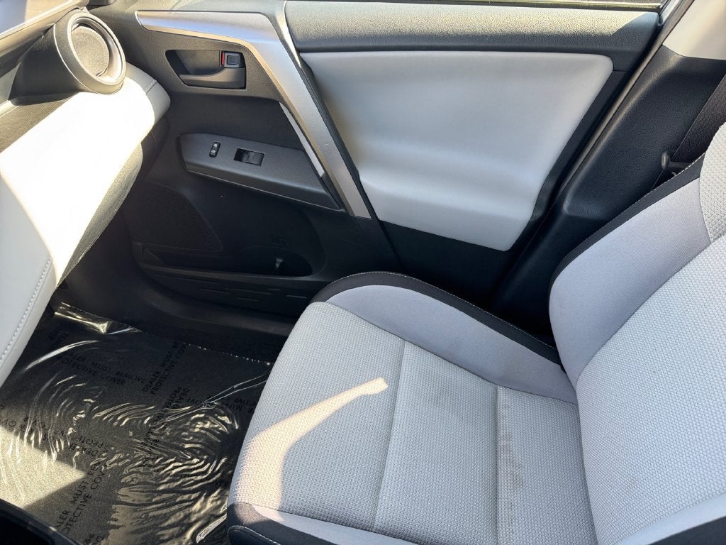 2018 Toyota RAV4 Hybrid LE AWD