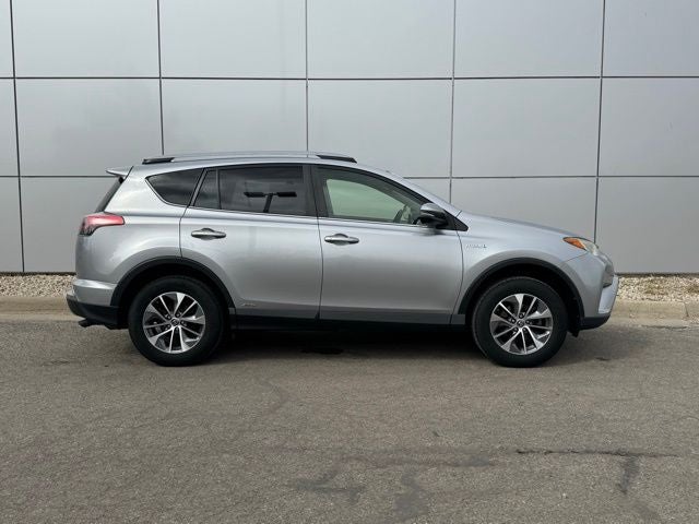2017 Toyota RAV4 Hybrid XLE AWD