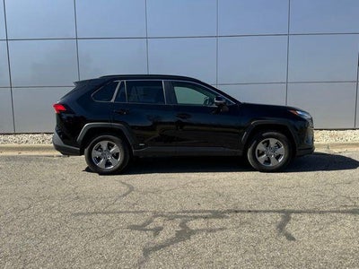 2025 Toyota RAV4 Hybrid XLE AWD