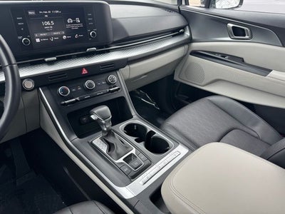 2024 Kia Carnival LX FWD