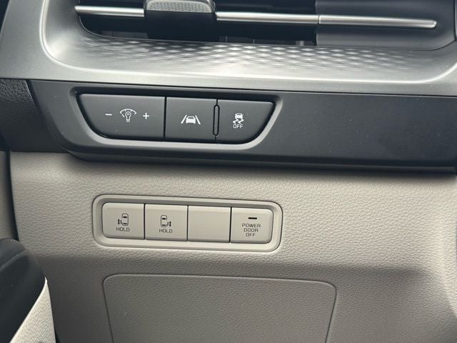 2024 Kia Carnival LX FWD