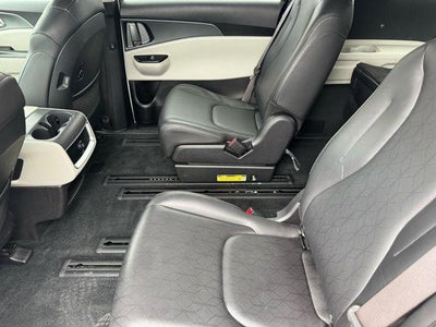 2024 Kia Carnival LX FWD