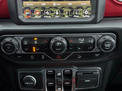 2020 Jeep Wrangler Unlimited Rubicon w/ Heated Steering Wheel + Navigation