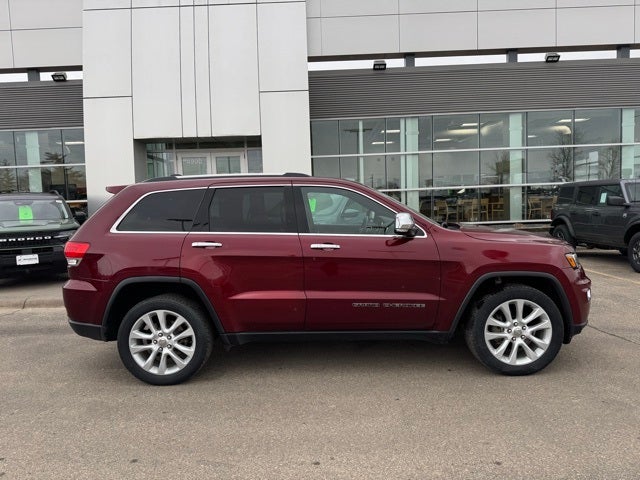 2017 Jeep Grand Cherokee Limited w/ Panoramic Sunroof + Trailer Tow Package