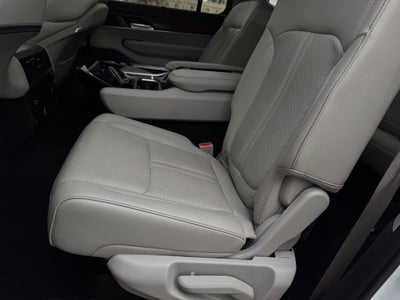 2023 Jeep Grand Wagoneer Base