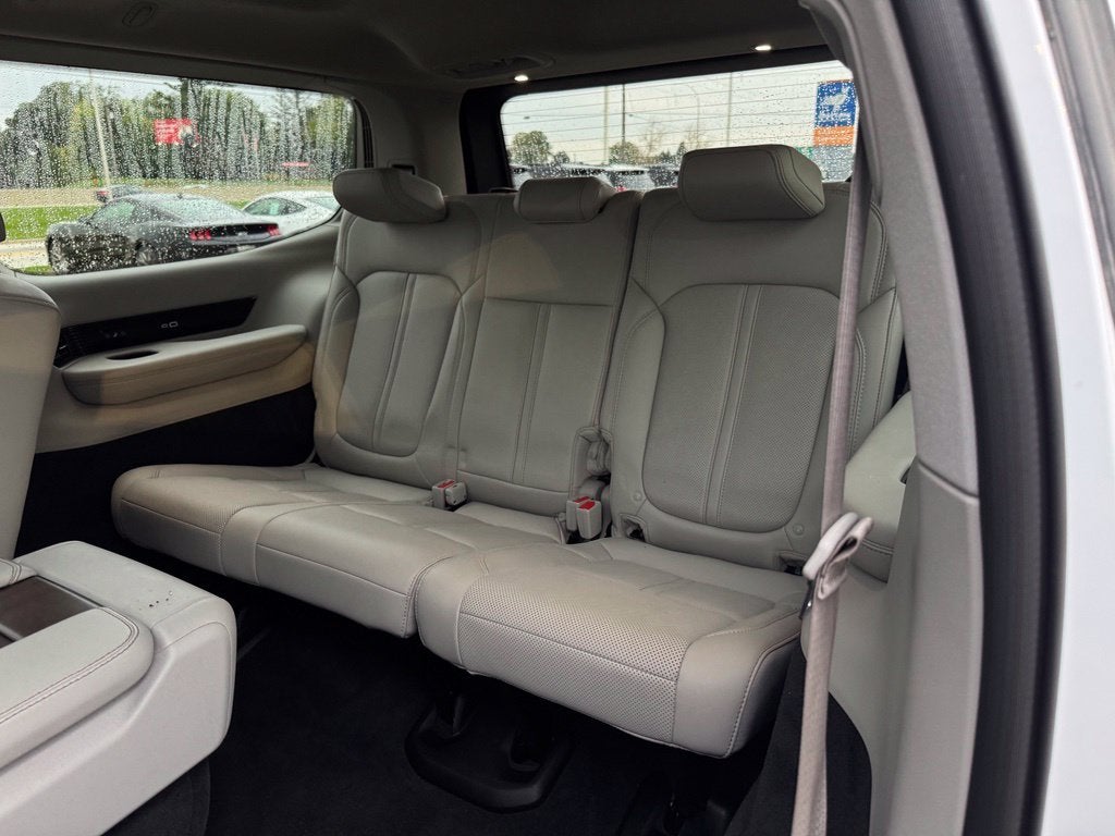 2023 Jeep Grand Wagoneer Base