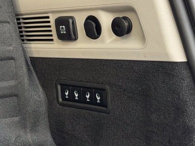 2023 Jeep Grand Wagoneer Base