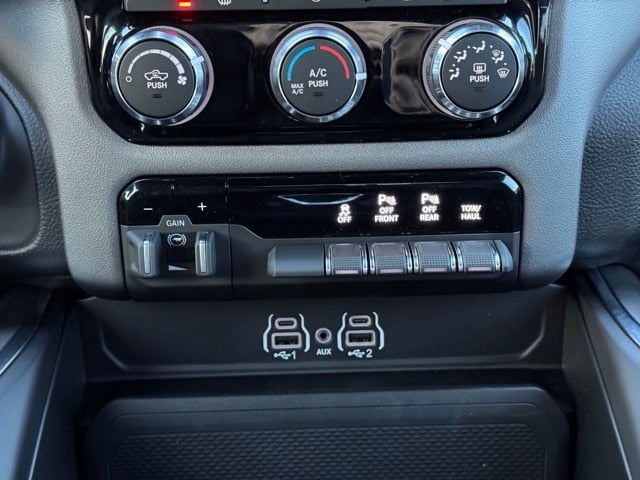 2025 RAM 1500 Big Horn/Lone Star w/ Heated Steering Wheel + Remote Start