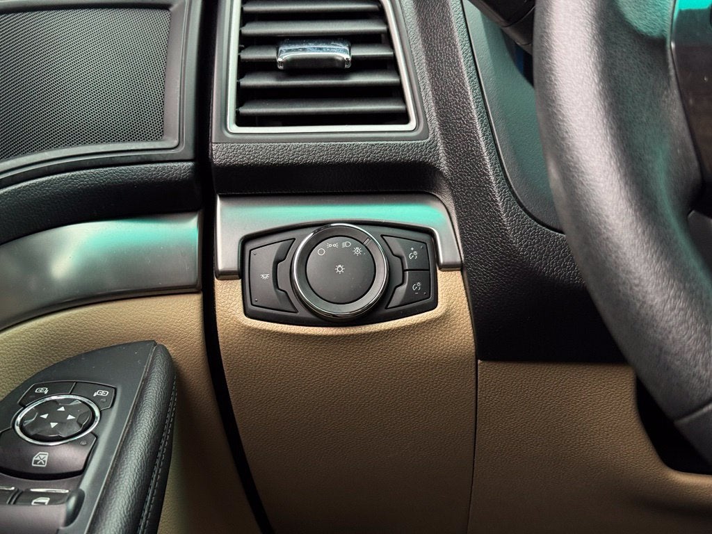 2016 Ford Explorer Base