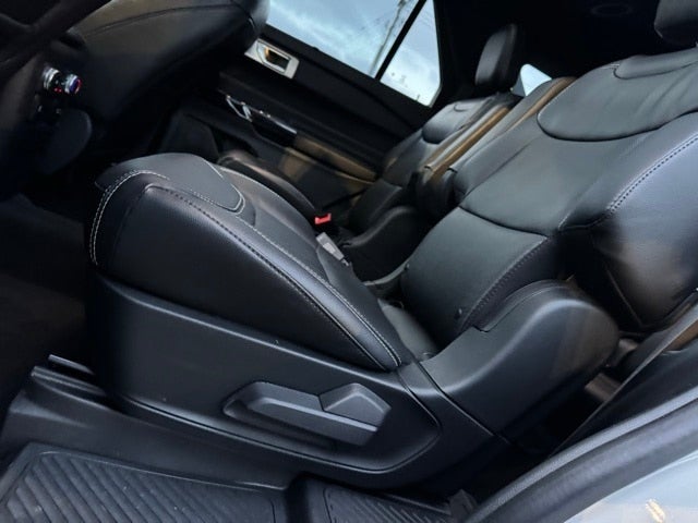 2022 Ford Explorer ST w/ Twin Panel Moonroof + Adaptive Cruise