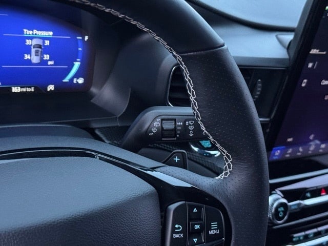 2022 Ford Explorer ST w/ Twin Panel Moonroof + Adaptive Cruise