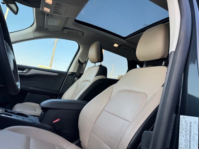 2022 Ford Escape SEL w/ Panoramic Moonroof + Trailer Tow Package
