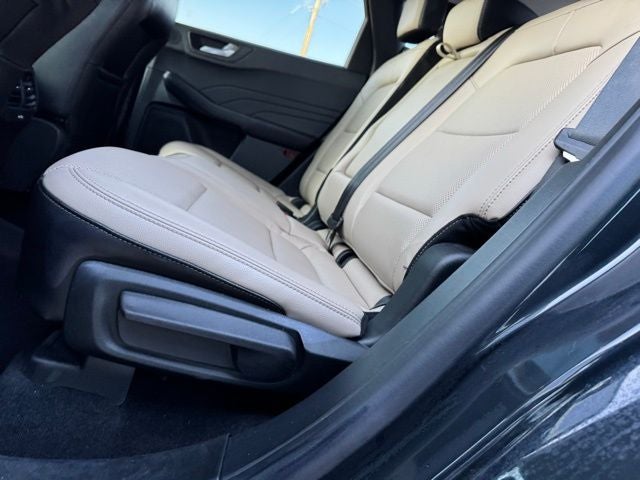 2022 Ford Escape SEL w/ Panoramic Moonroof + Trailer Tow Package