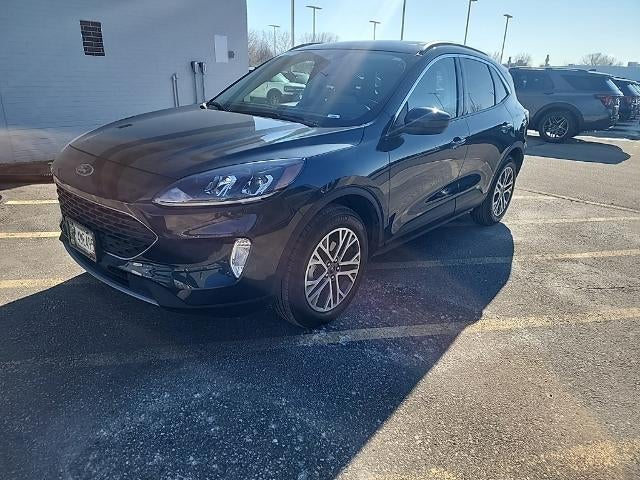 2022 Ford Escape SEL w/ Panoramic Moonroof + Trailer Tow Package