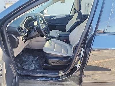 2022 Ford Escape SEL w/ Panoramic Moonroof + Trailer Tow Package