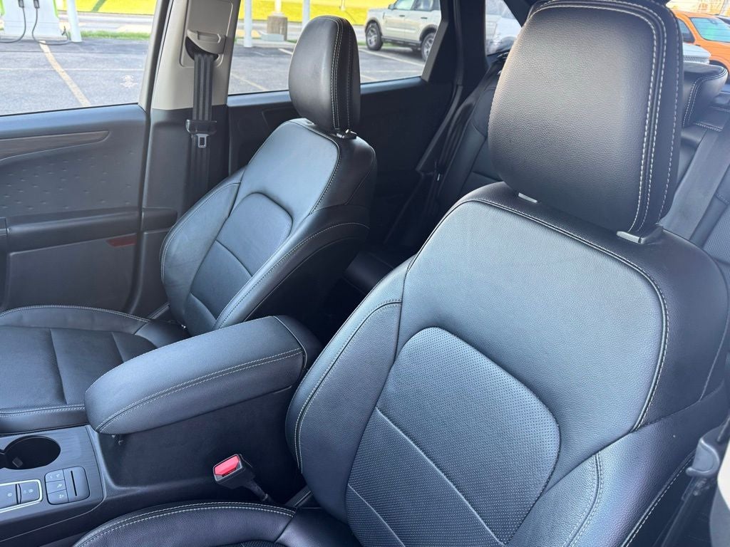 2020 Ford Escape Hybrid Titanium