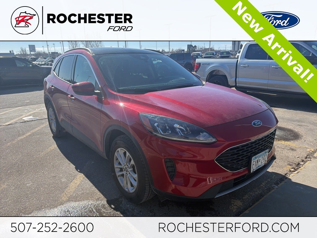 2020 Ford Escape SE w/ Panoramic Moonroof