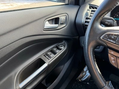 2019 Ford Escape Titanium w/ Heated Steering Wheel + Tow Package