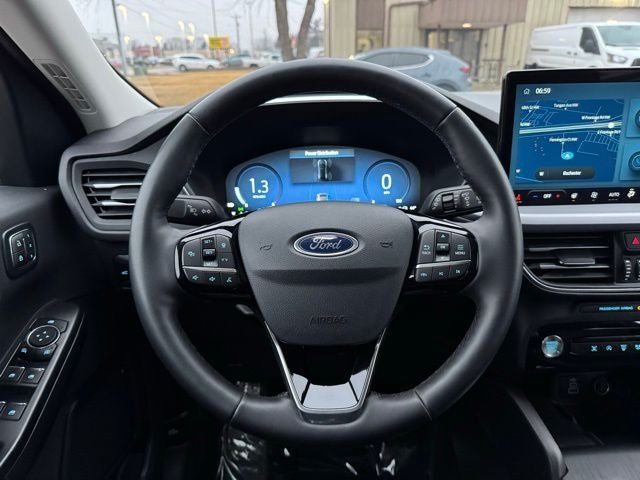 2025 Ford Escape Platinum w/ Adaptive Cruise + Heated Steering Wheel