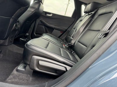 2025 Ford Escape Platinum w/ Heated Steering Wheel + Adaptive Cruise